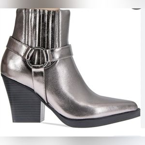 BCBG Pewter Cassidy Metallic  Western Ankle Boots Size 9 NWOB